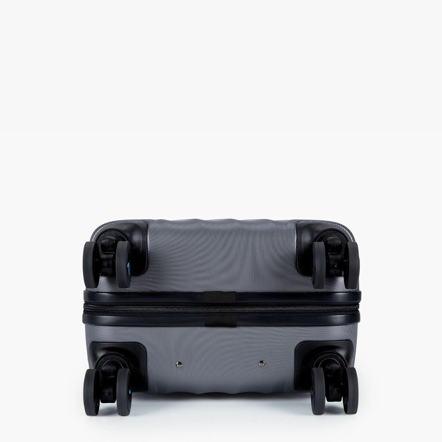 Globetrotter 20" Hardside Rolling Carry-on Stylish Suitcase - BAGSMART