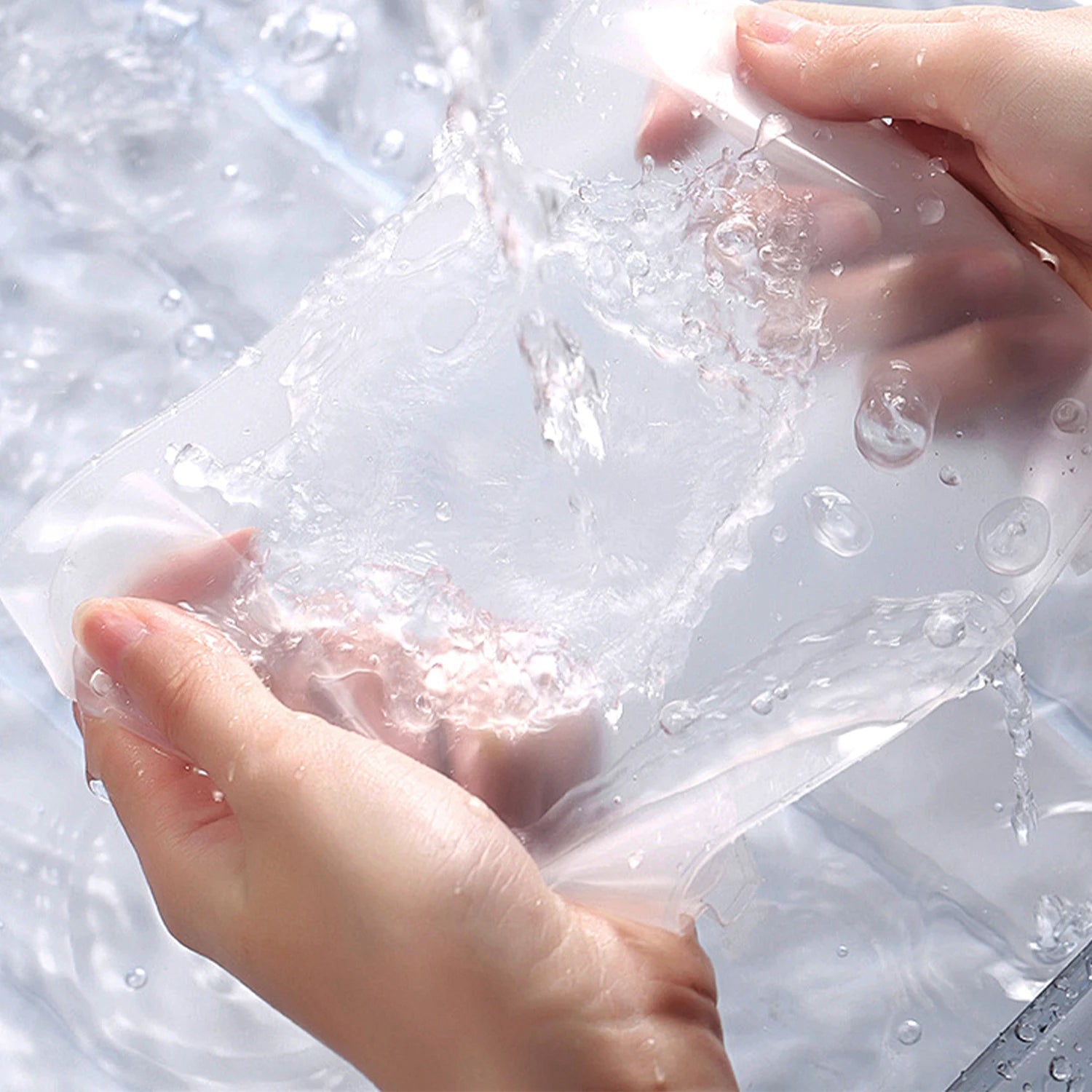 Gepolsterte, wasserabweisende Sport- und Reisetasche