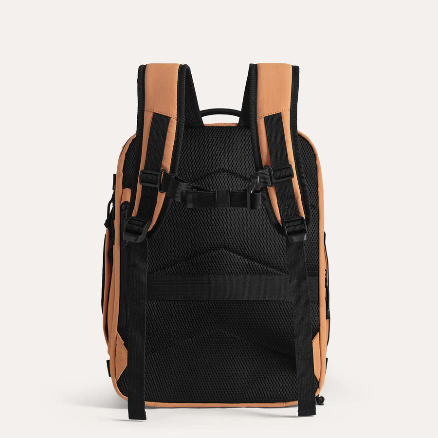 Blast 28L-38L Erweiterter Mesh-Reiserucksack