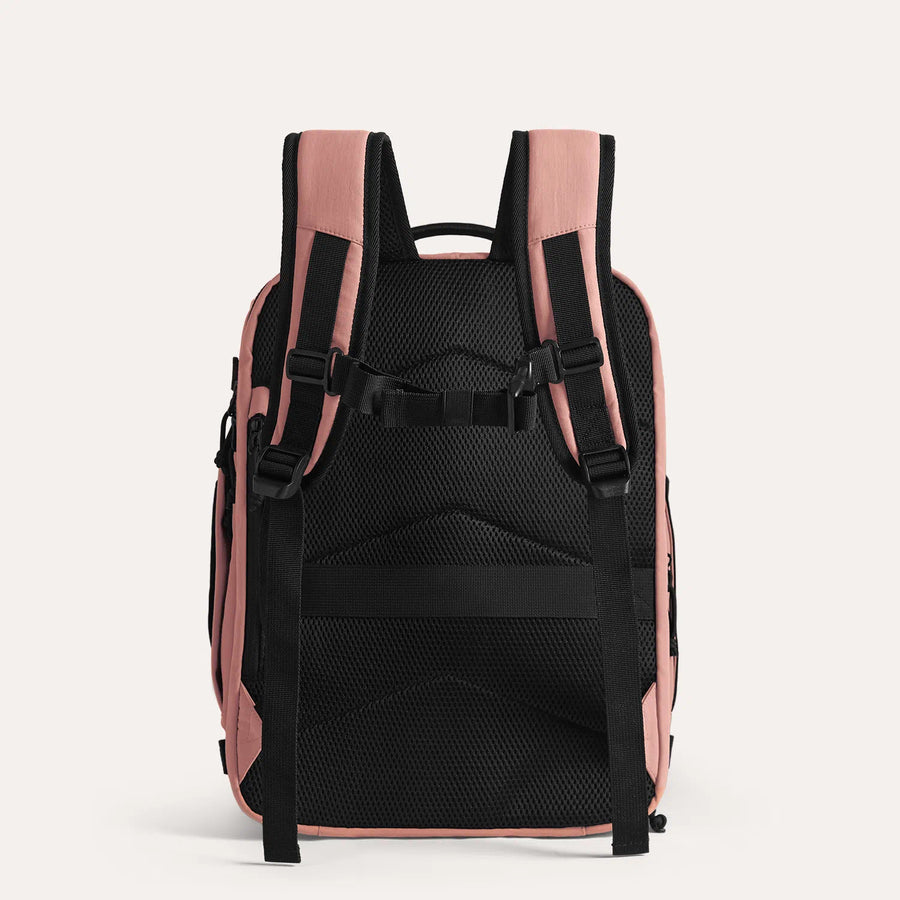 Blast 28L-38L Erweiterter Mesh-Reiserucksack