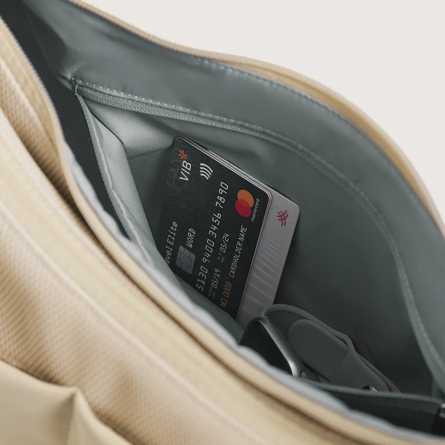 REIKI Hobo Schultertasche