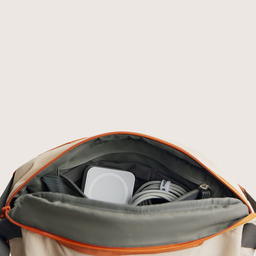 Soar 6L Kamera-Schultertasche mit Stativhalterung 