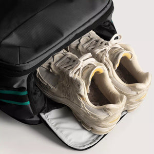 Blast_40L_travel_backpack-in-black_075bb59a-02d4-4a02-aef3-0273e6976a20